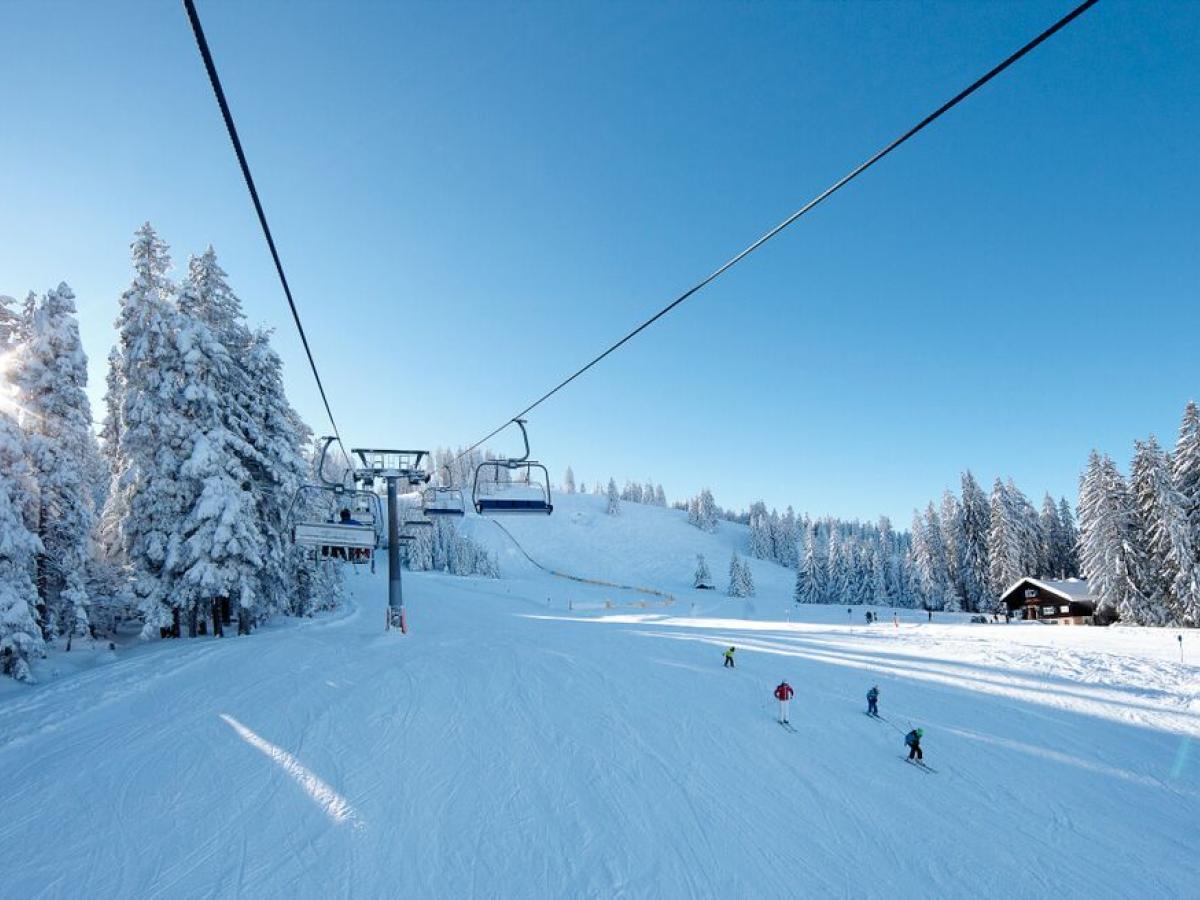 Skifahren am Bödele im Winter